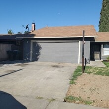 Building Photo - 917 Panama Dr