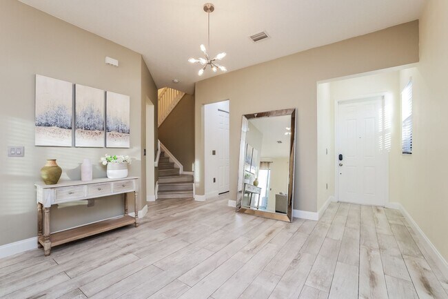 Building Photo - 8916 Madrid Cir