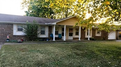 Building Photo - 2725 Hawthorne Rd