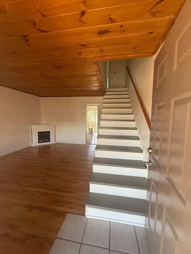 Photo - 228 Adams Ln House