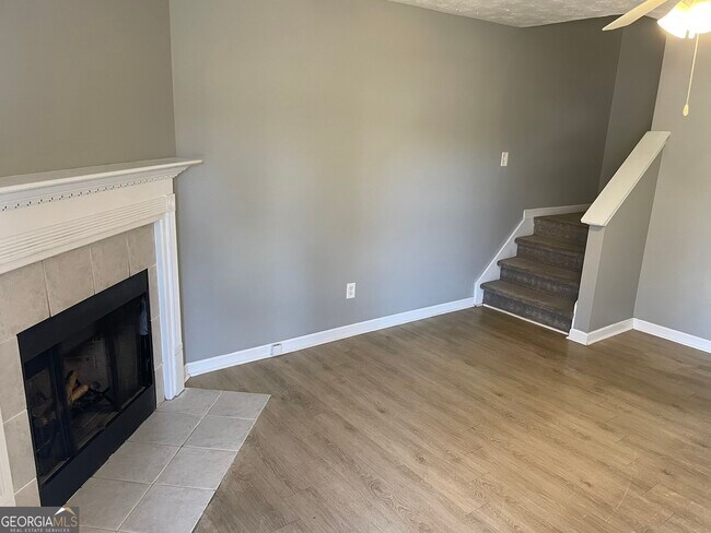 Building Photo - 30 Creek Bottom Dr