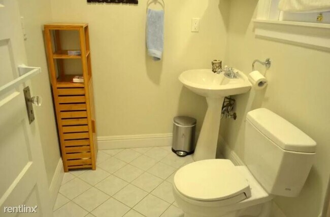 Building Photo - 1 br, 1 bath Condo - 22 Vine Terrace