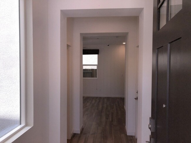 Foto del edificio - 5007 Wuthering Ave