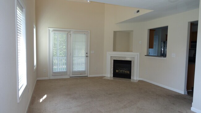 Foto del edificio - Great lakefront home in Kinderton