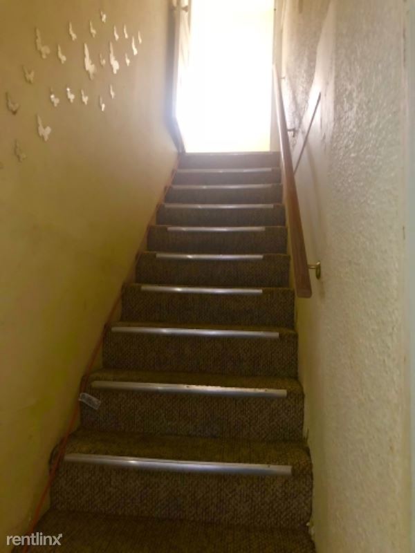 Building Photo - 3 br, 2 bath Apartment - 853 SW 14 Ave