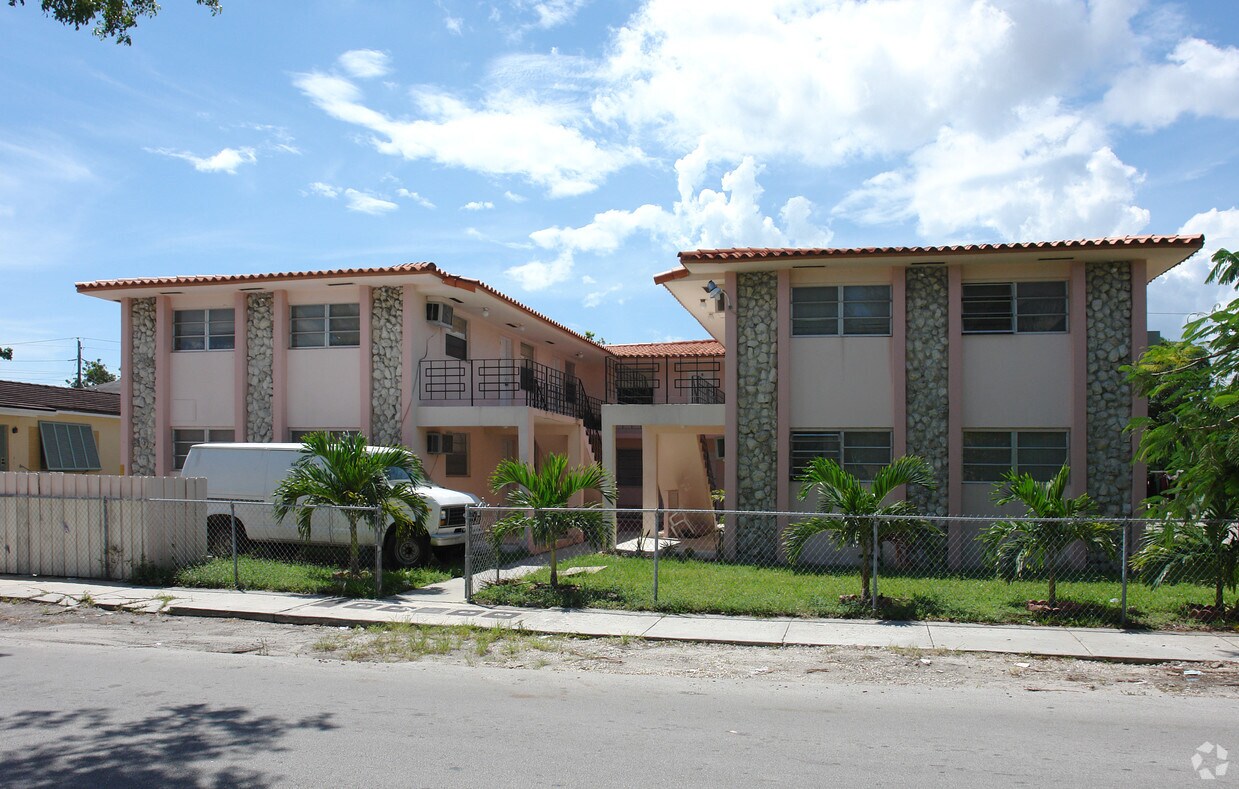 Foto principal - 2120 SW 6th St