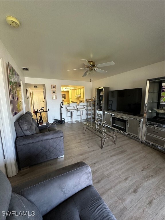 Foto del edificio - 5255 Coronado Pkwy