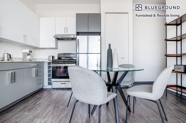 Foto del edificio - 2340 N California Ave