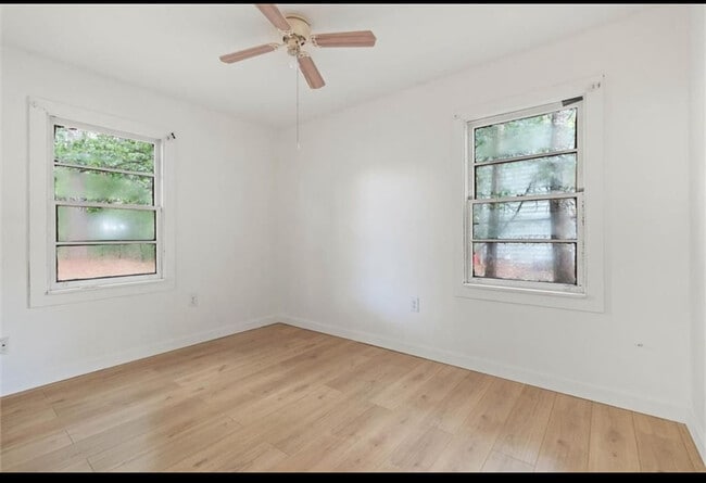 Building Photo - 1208 Creekway Dr