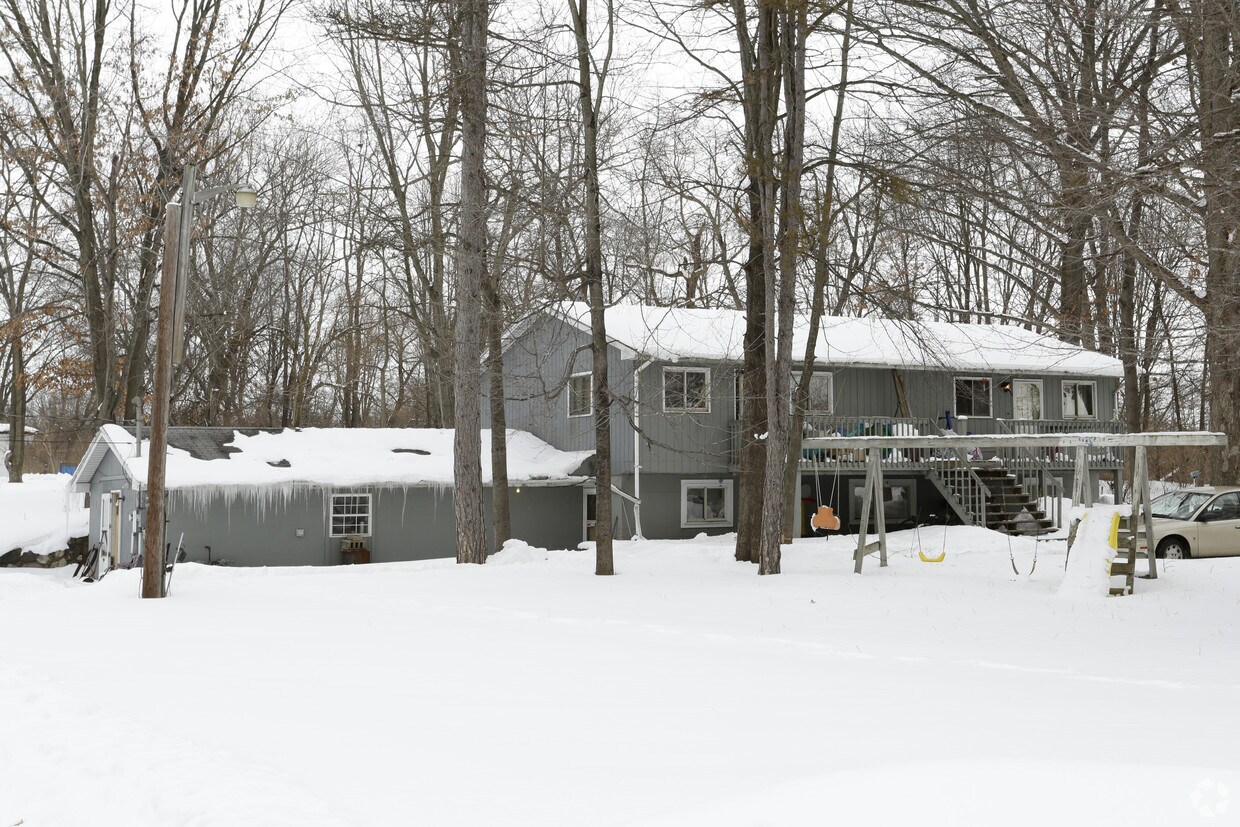 841 Carberry Rd, Niles, MI 49120 Apartments in Niles, MI