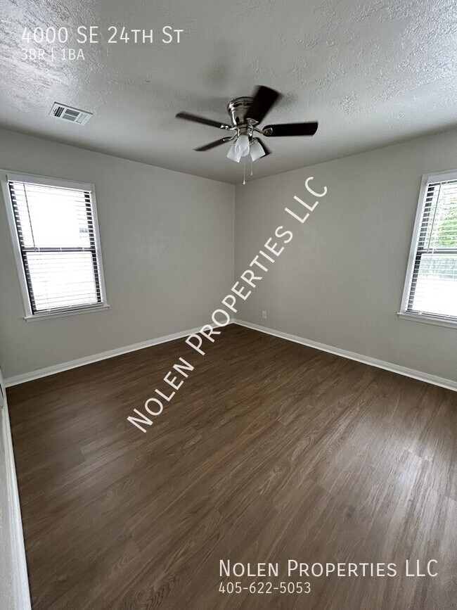 Foto del edificio - 4000 SE 24th St