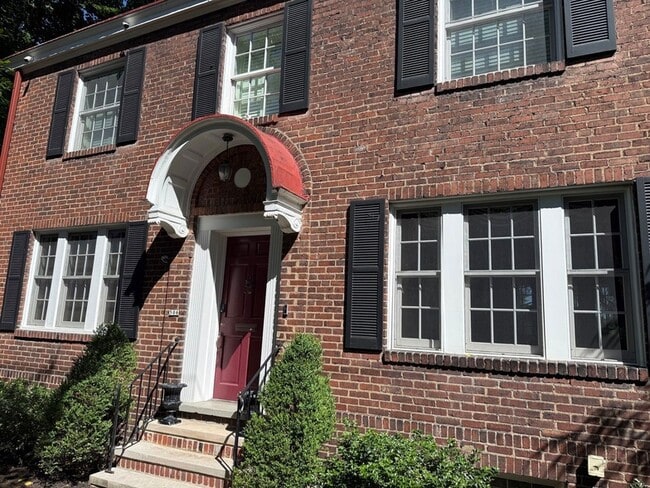 Photo - 506 Roslyn Pl Townhome