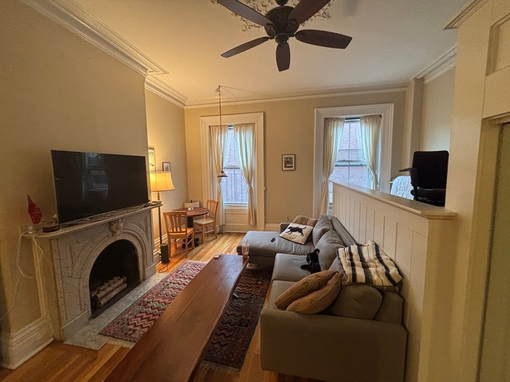Primary Photo - 100 Charles St