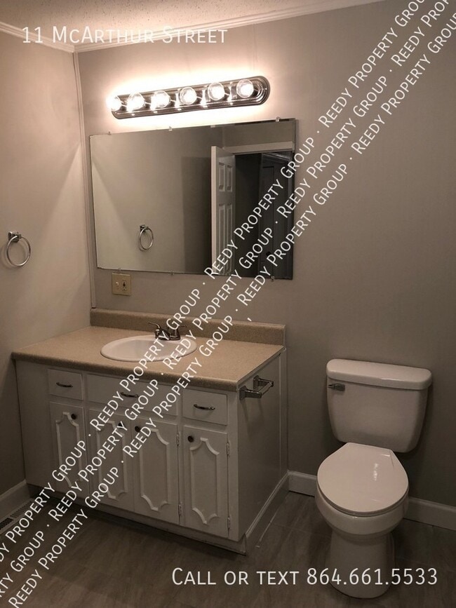 Building Photo - 11 McArthur St