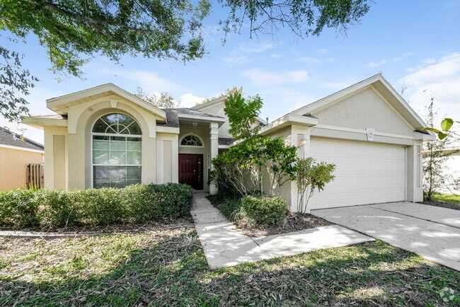 Building Photo - 28454 Meadowrush Way