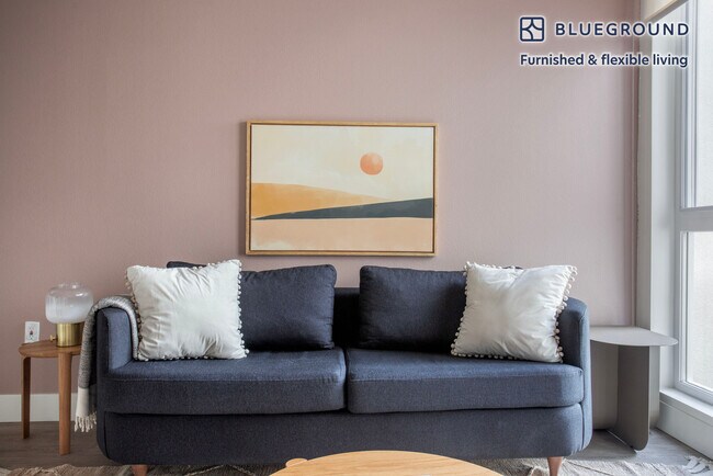 Foto del edificio - 760 S Serrano Ave