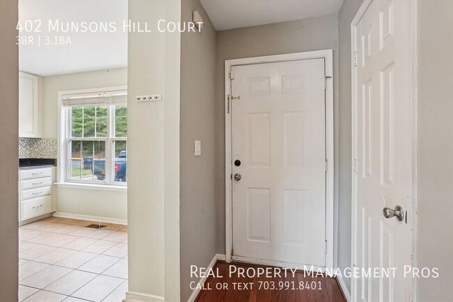 Building Photo - 402 Munsons Hill Ct