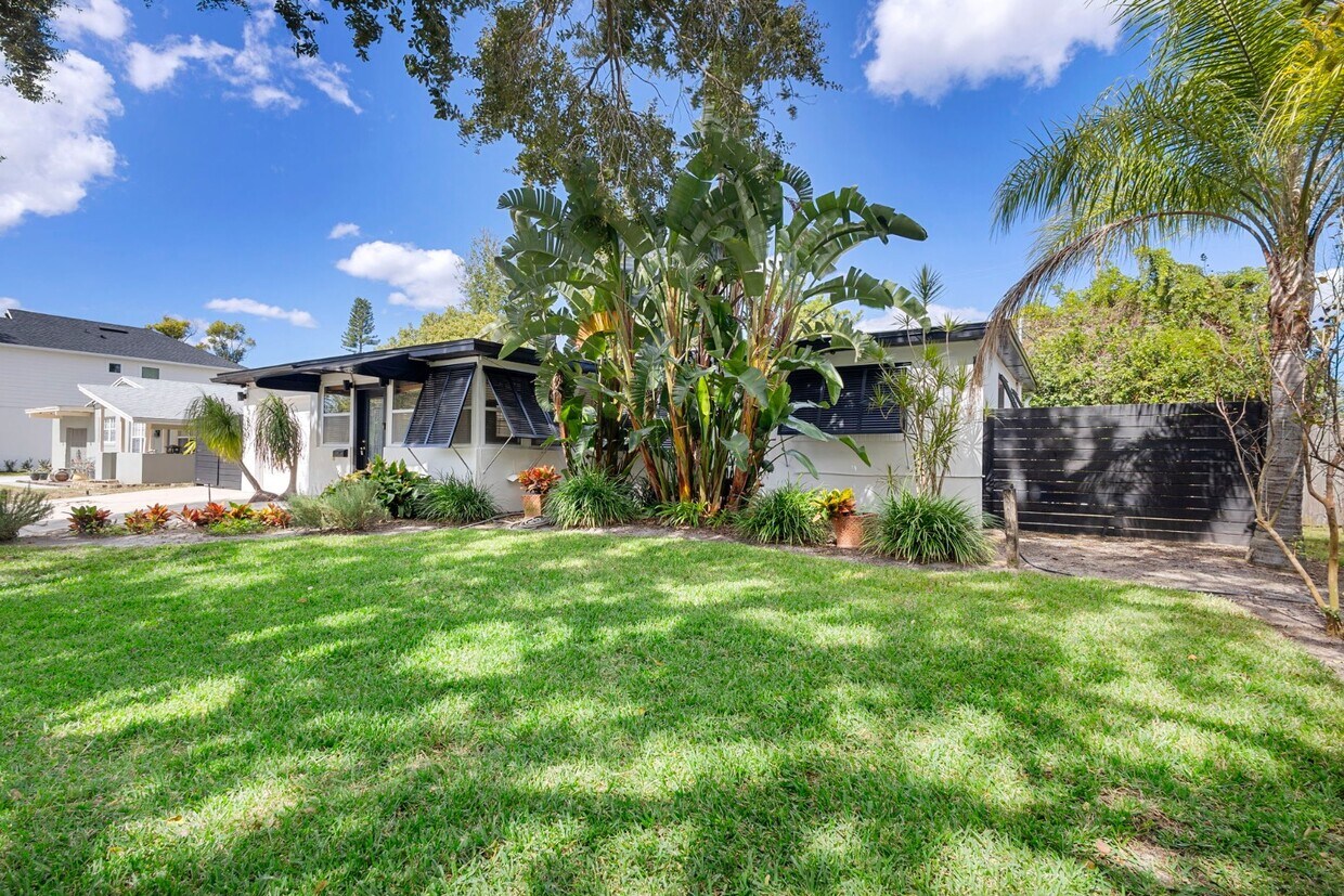 Foto principal - 3623 Chelsea St