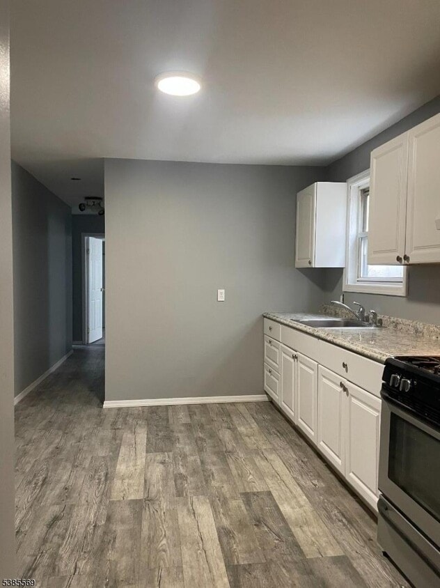 Primary Photo - 644 Trumbull St