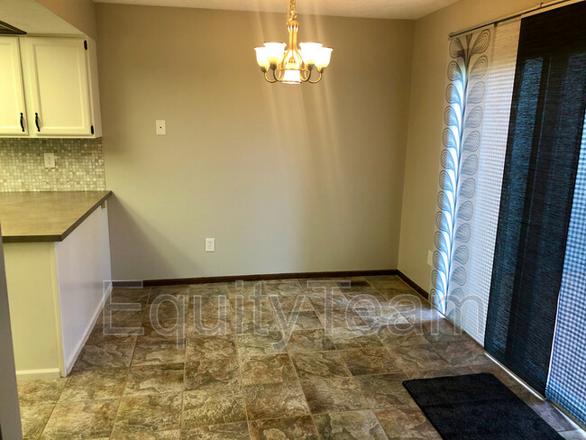 Foto del edificio - 7404 Timberview Dr