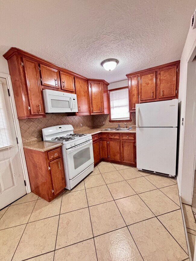 Foto del edificio - 7618 Linden St