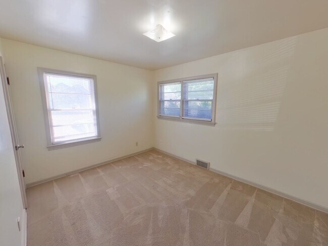 Foto del edificio - 6130 E Harry St