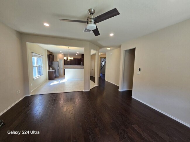 Foto del edificio - 9921 Prairie Dog Ln