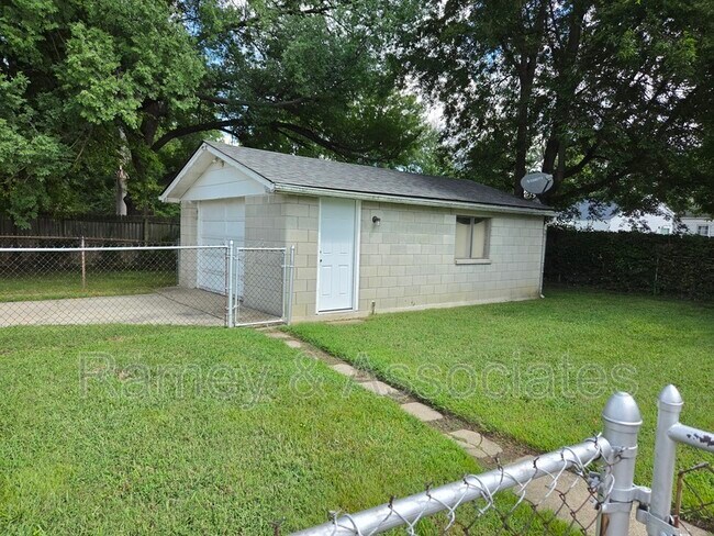 Building Photo - 1091 Bicknell Ave