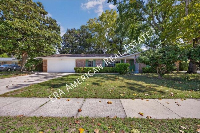 Building Photo - 614 Merioneth Dr NE