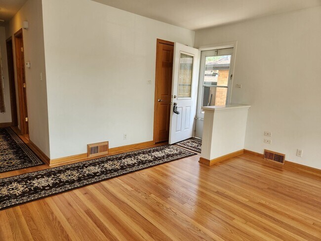 Foto del edificio - 7453 N Karlov Ave