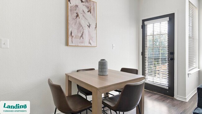 Foto del edificio - 9601 Custer Rd