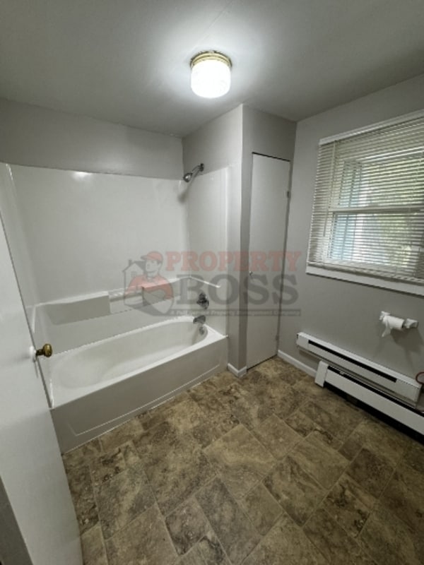 Building Photo - 23 W 73rd Ave