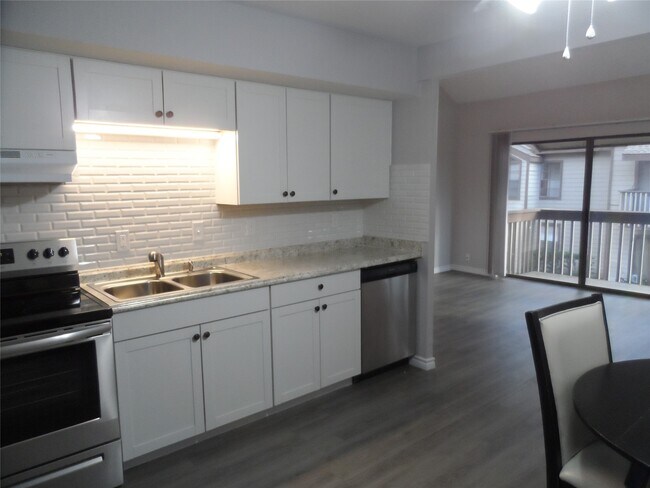 Foto del edificio - 12900 Walden Rd