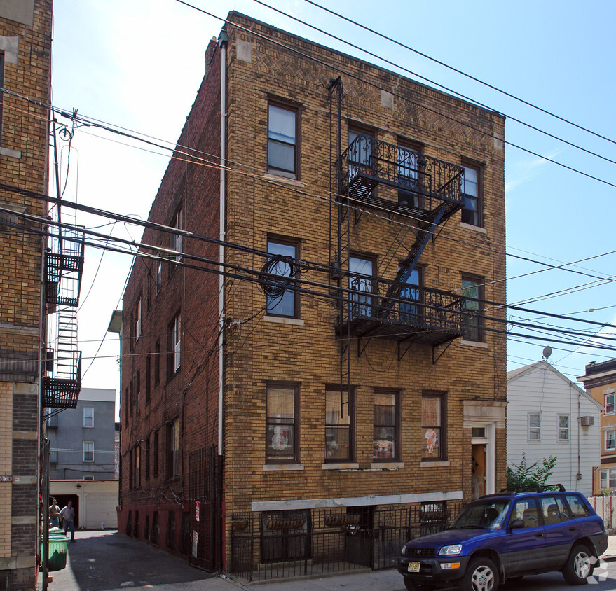 291 Oliver St, Newark, NJ 07105 - Apartments in Newark, NJ | Apartments.com