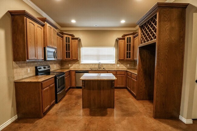 Building Photo - 3009 Stallion Dr