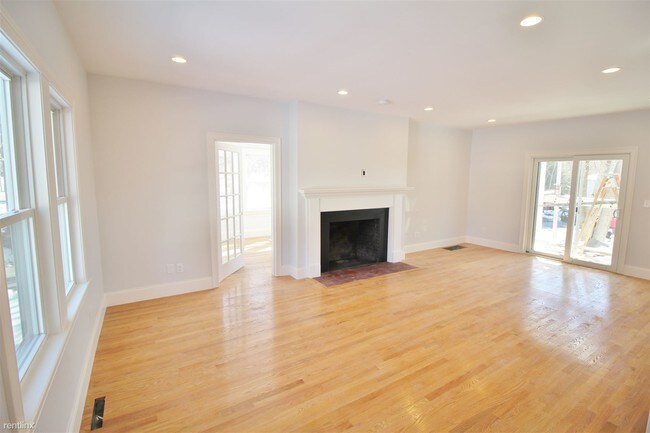 Building Photo - 810 Beaver St