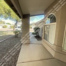 Building Photo - 26 S Tiago Dr