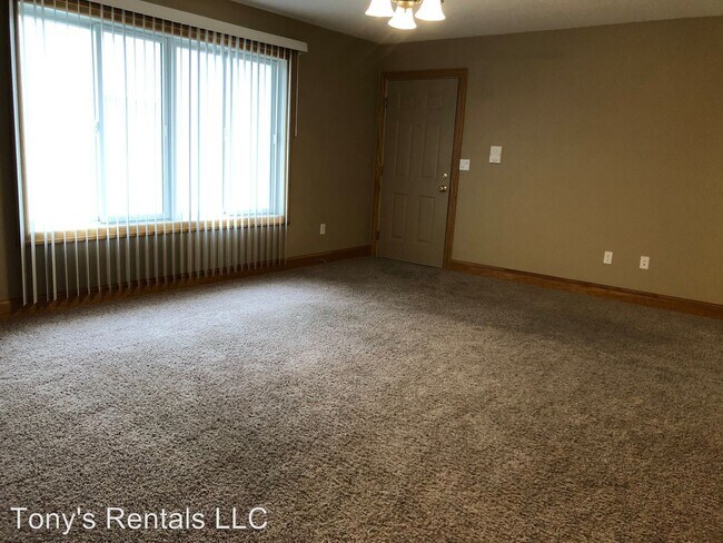 Building Photo - 3401-3501 Cobblestone Cir