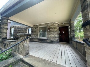 Building Photo - 1848 E 89th St