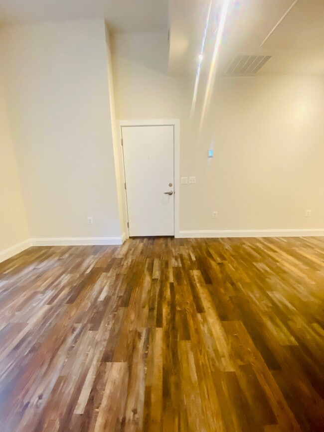 8 E Fayette St, Baltimore, MD 21202 Apartments in Baltimore, MD