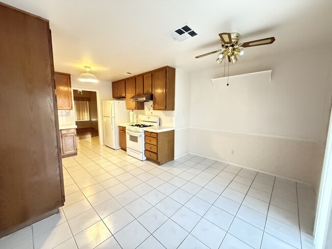Building Photo - 4658 Cosley Dr