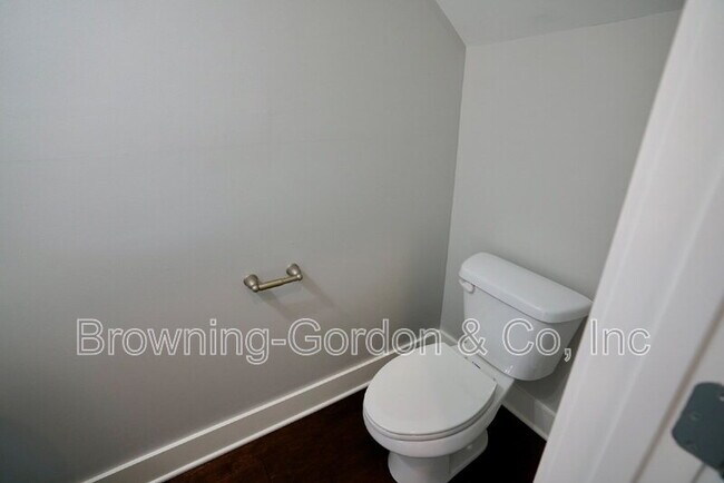 Foto del edificio - 110 W Mill Dr