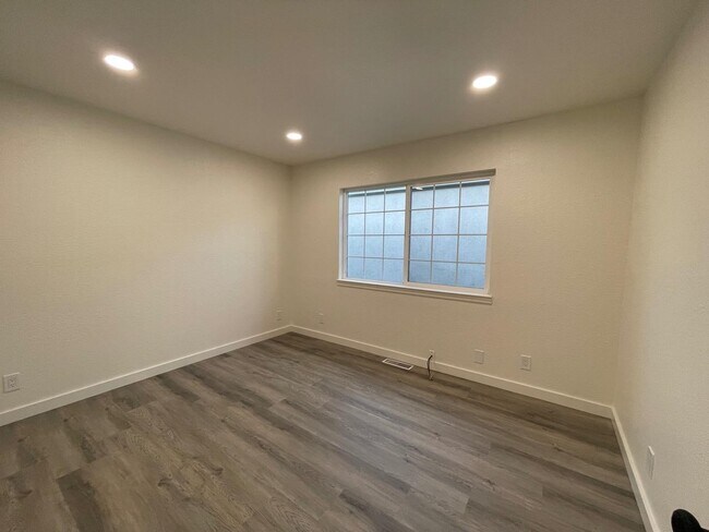 Foto del edificio - 538 N Monroe St