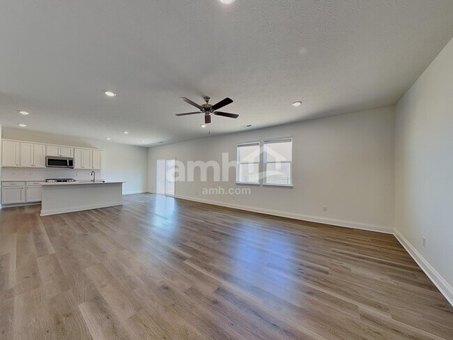 Building Photo - 228 Deanscroft Dr