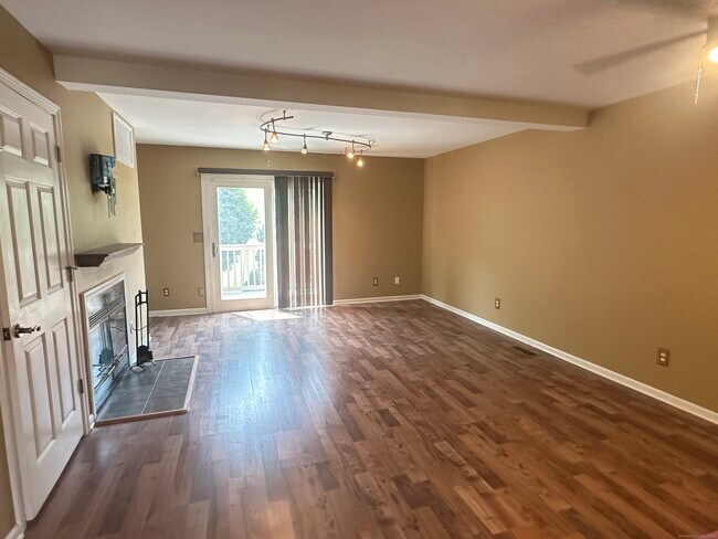 Foto del edificio - 489 Wolcott St