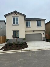 Building Photo - 11184 N La Brisa Dr
