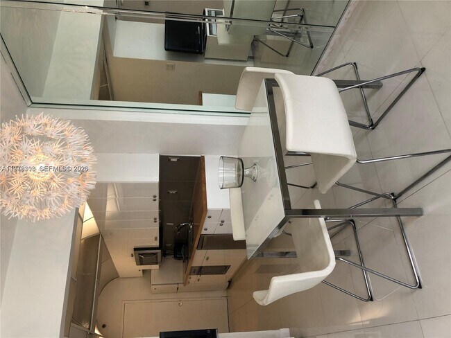 Building Photo - 100 Lincoln Rd