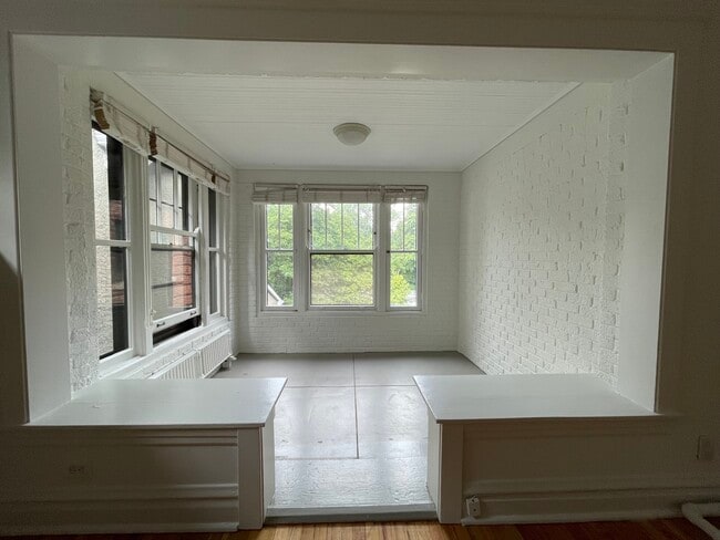 Building Photo - 1233 Judson Ave
