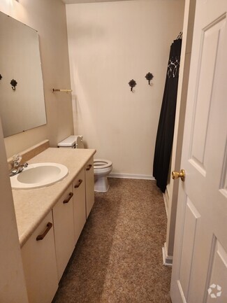 Building Photo - 6804 Willowbrook Dr