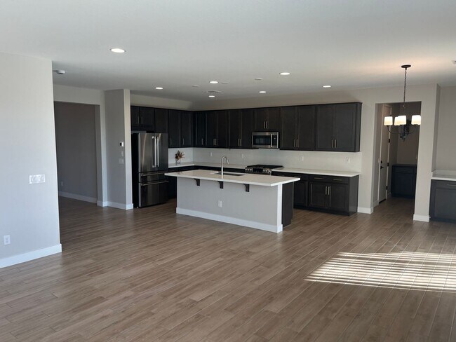 Building Photo - 23914 N 148th Dr